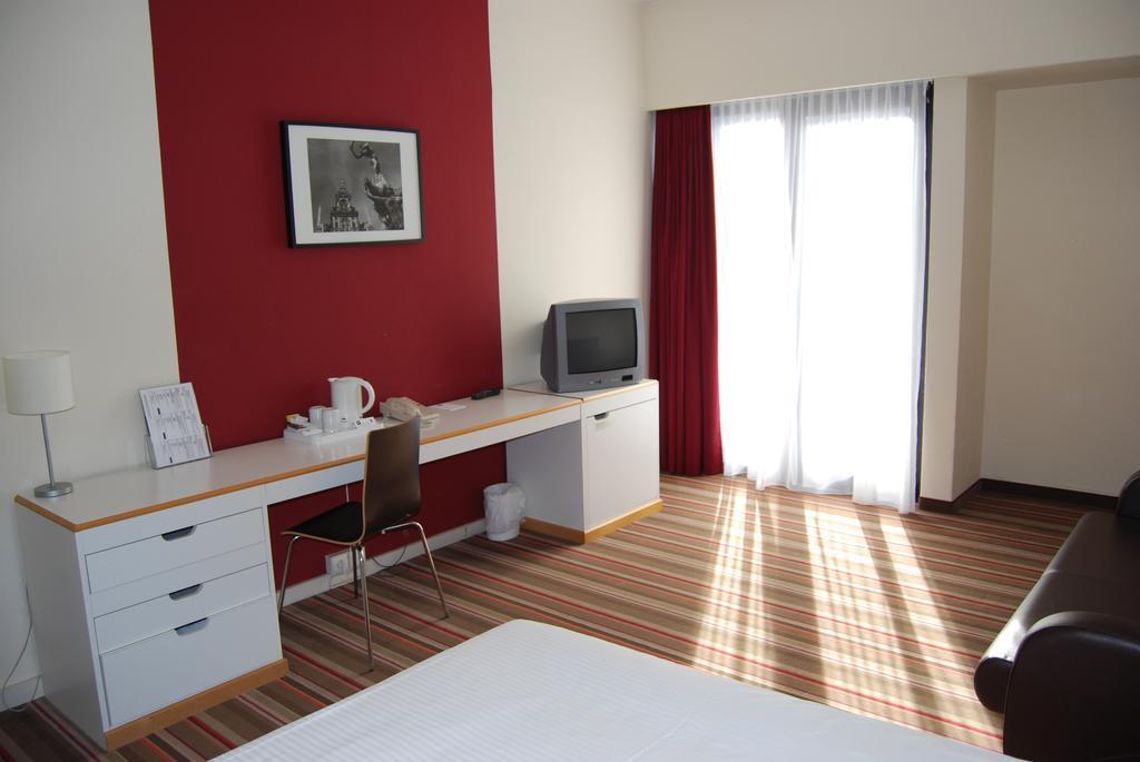 Hampton'S Hotel Namur Wepion Room photo